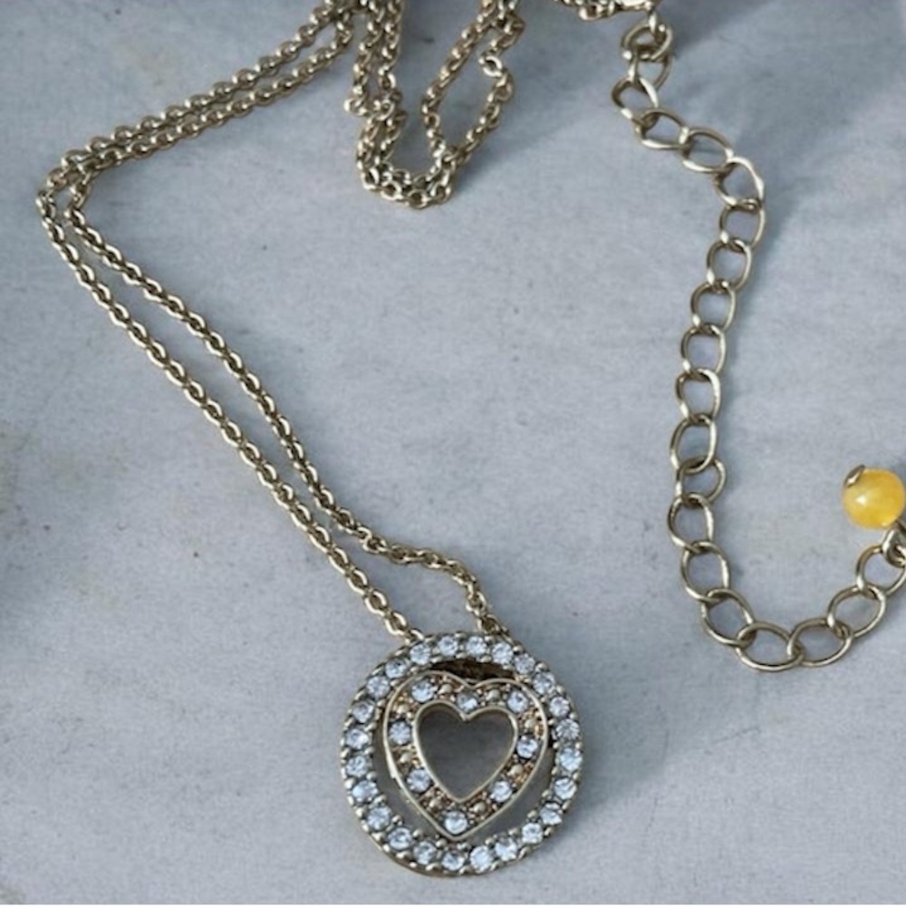 Vintage Avon Floating Heart Halo Pavé Circle Pendant Necklace Gold Tone 18” Ext